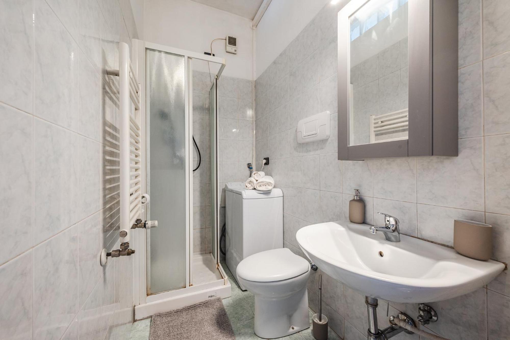 Roma 23, Smartstay Rozzano Luaran gambar