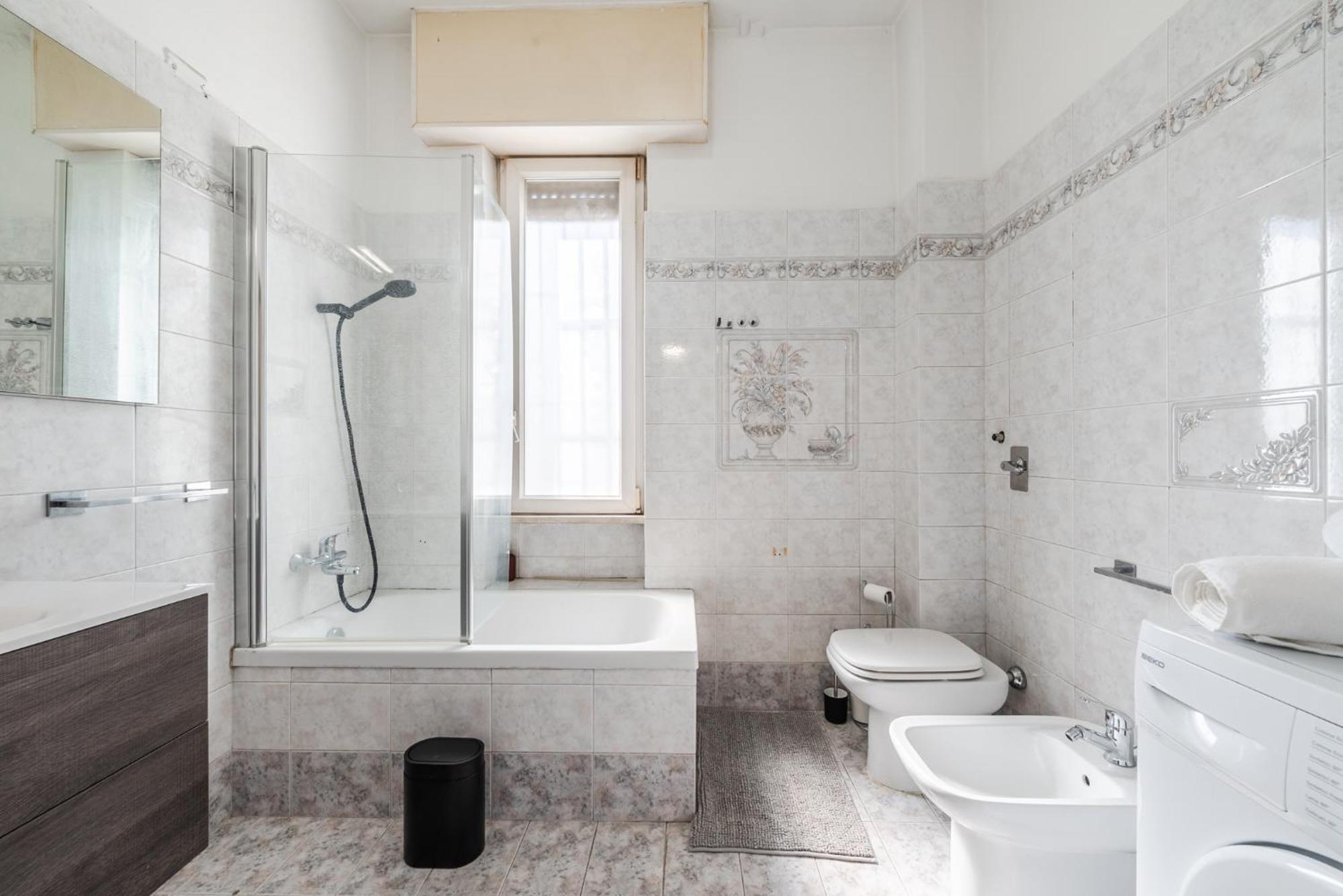 Roma 23, Smartstay Rozzano Luaran gambar