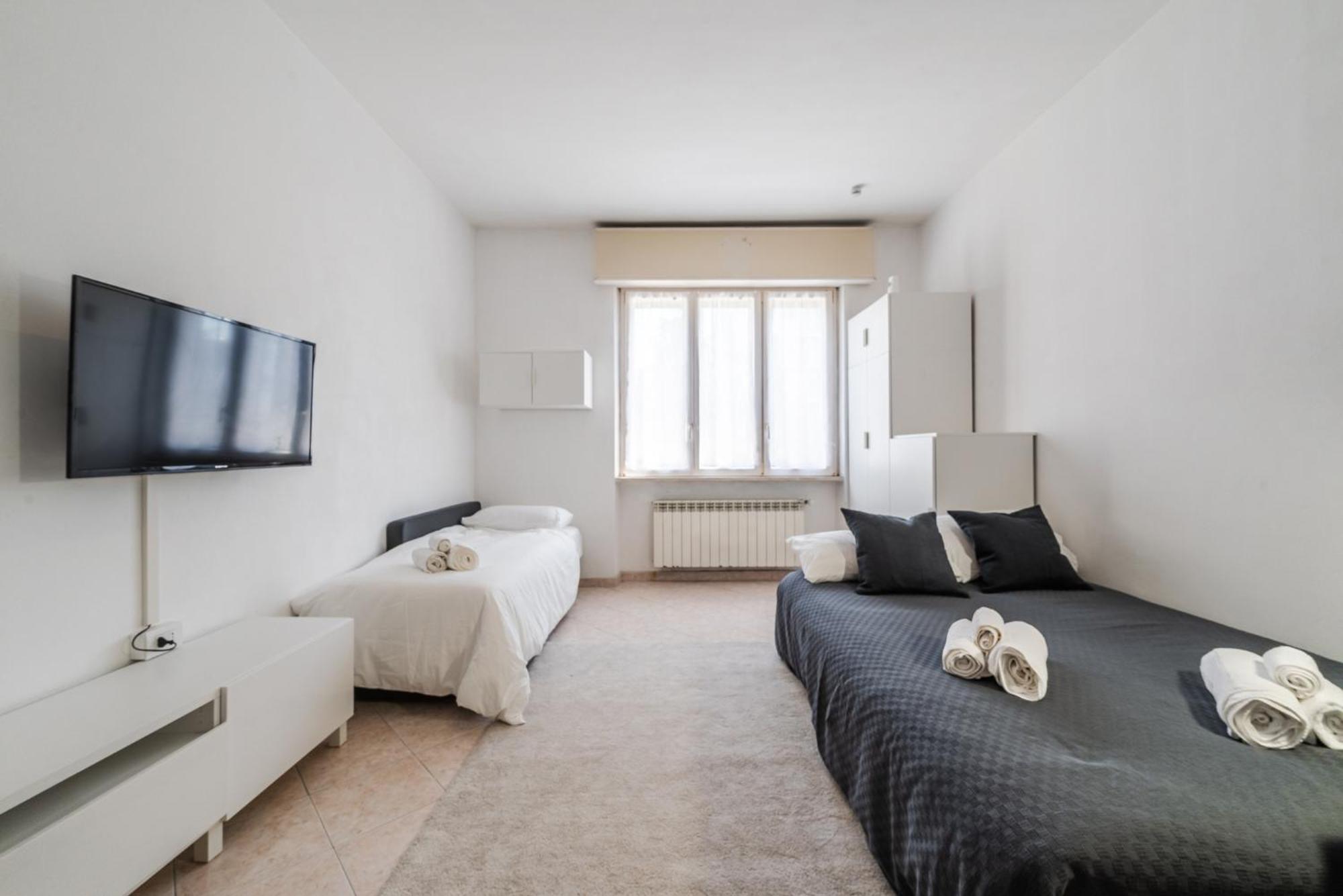 Roma 23, Smartstay Rozzano Luaran gambar