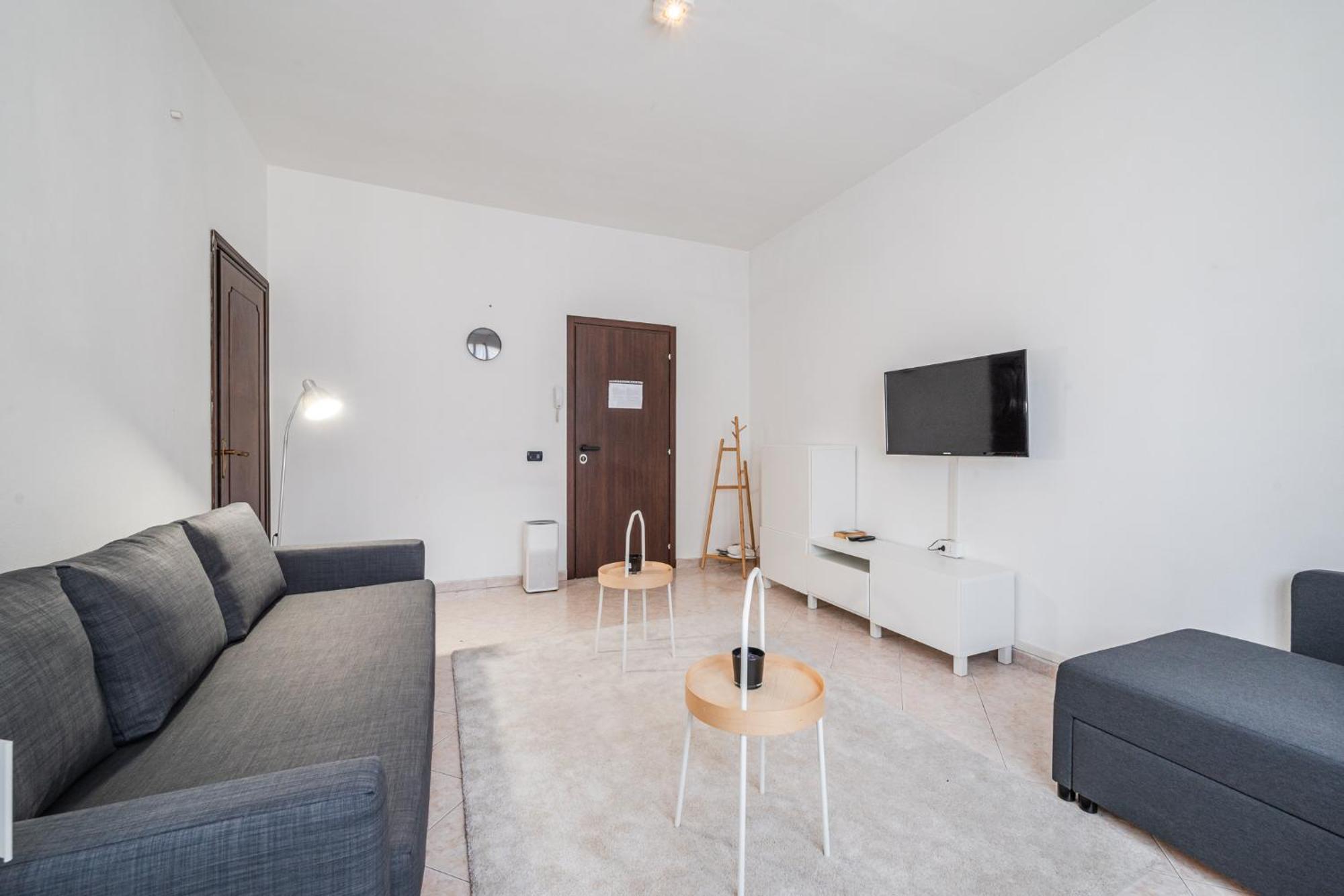 Roma 23, Smartstay Rozzano Luaran gambar