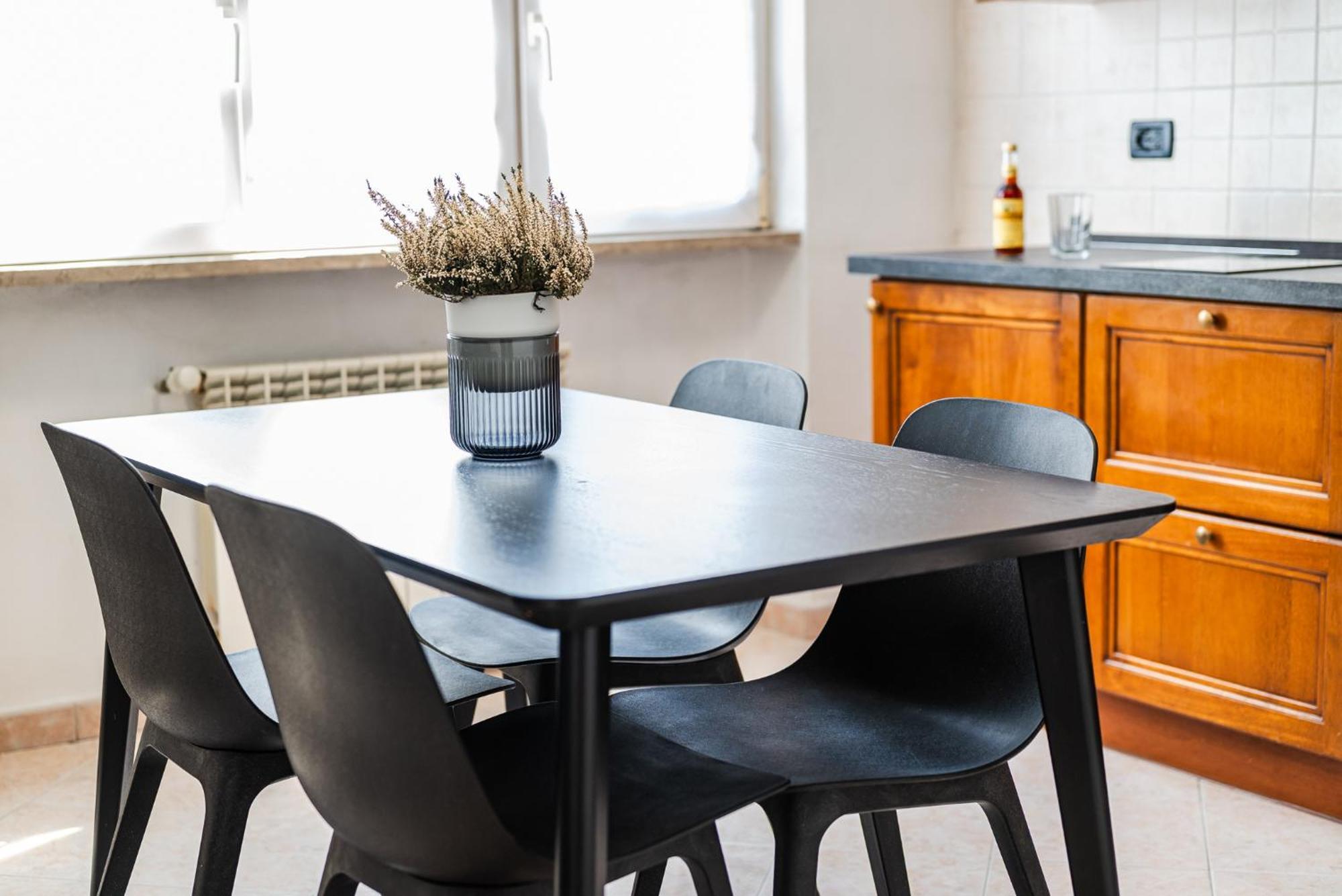Roma 23, Smartstay Rozzano Luaran gambar