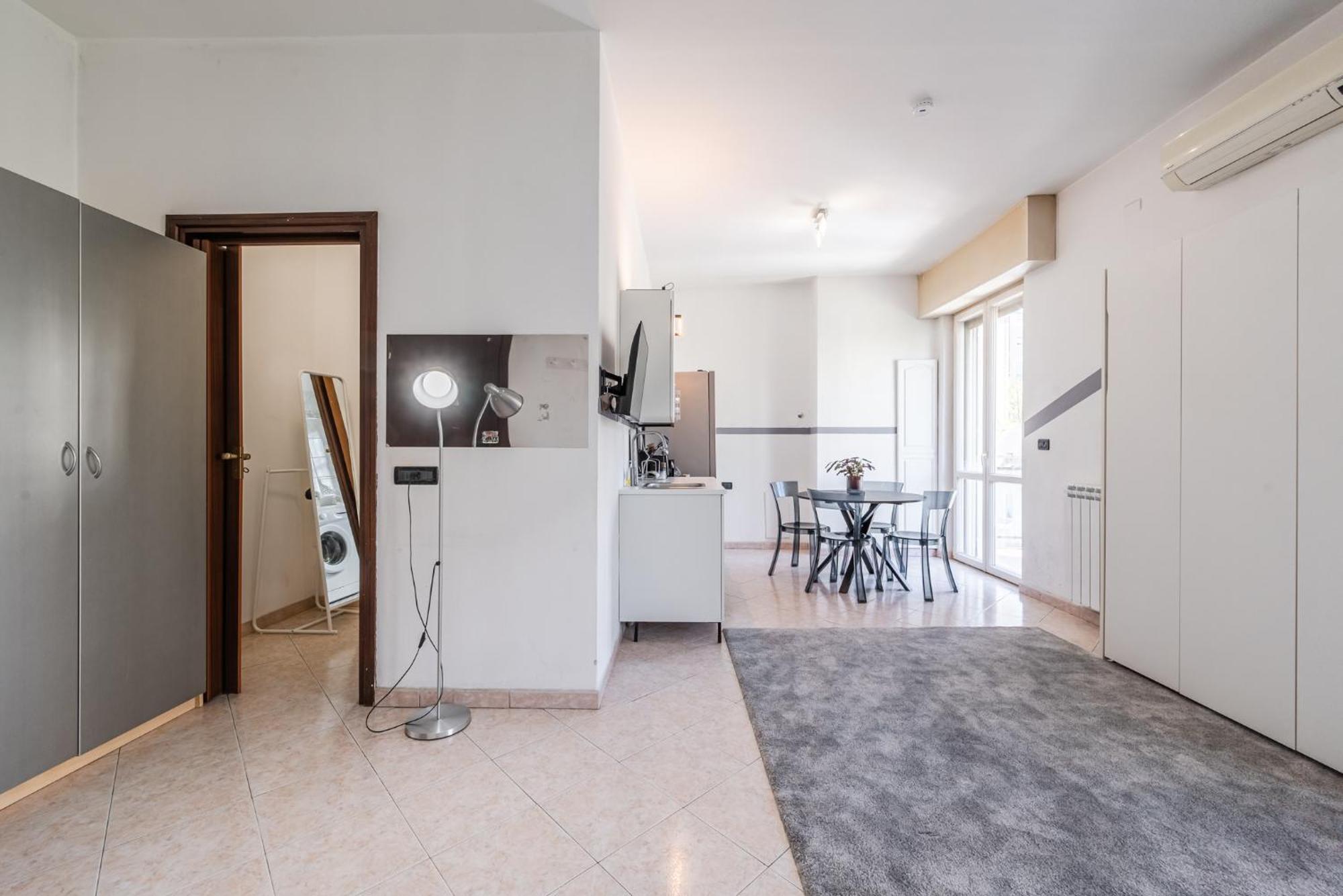 Roma 23, Smartstay Rozzano Luaran gambar